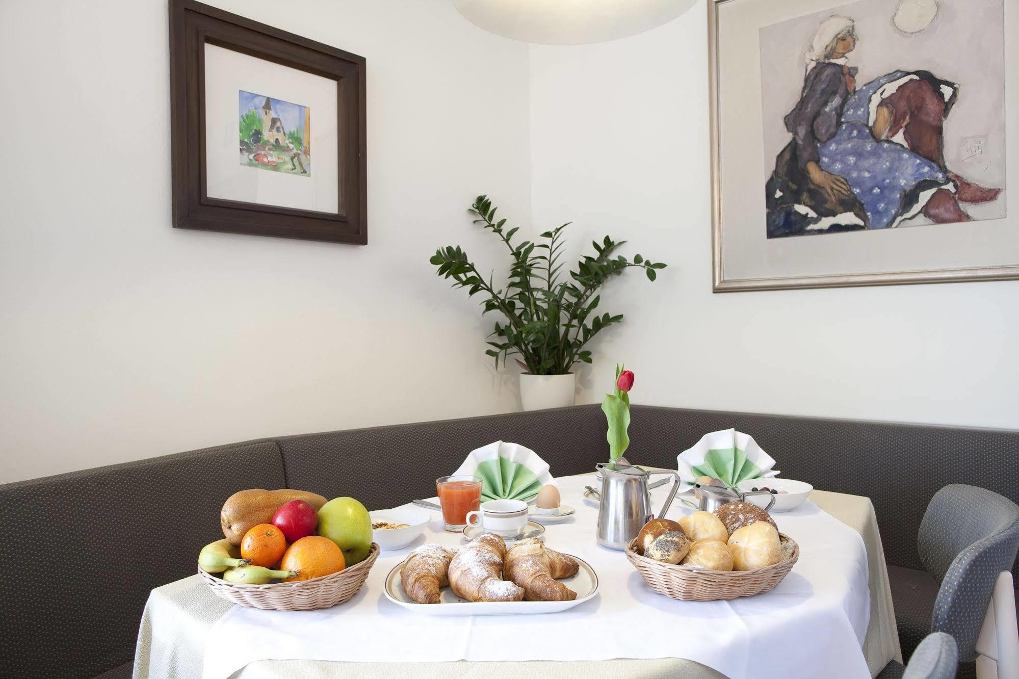 Hotel Tyrol Ora / Auer Zewnętrze zdjęcie